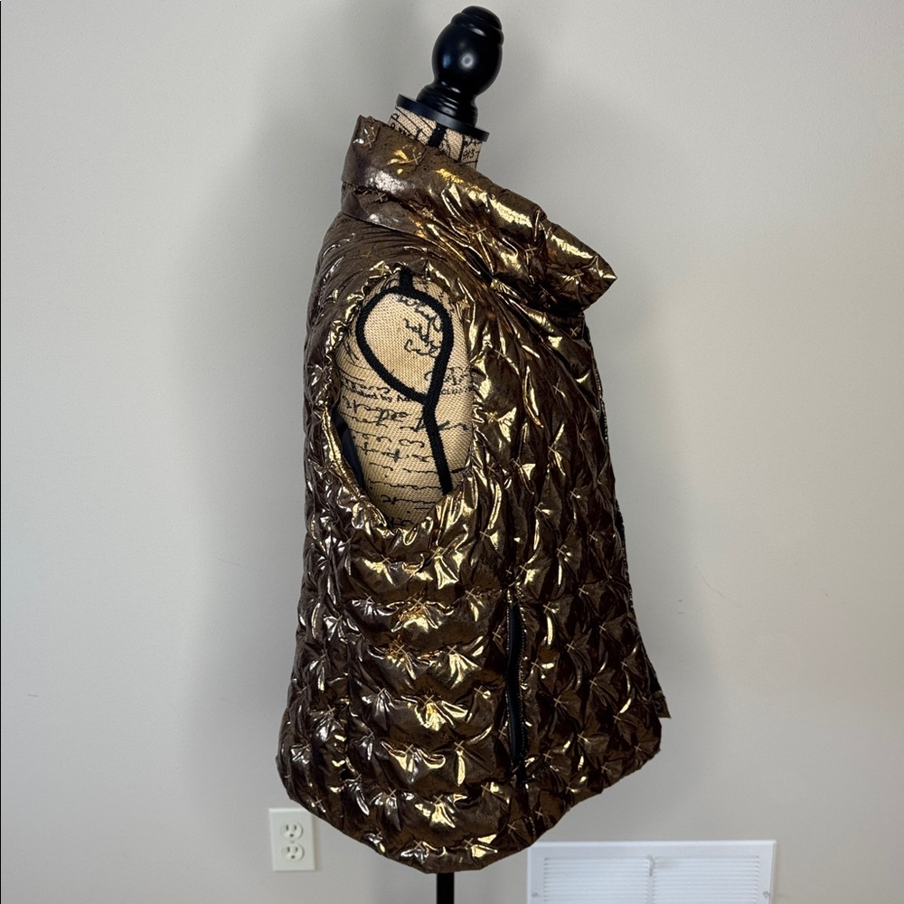 The North Face Women's Shiny Gold Holladown vest - Picture 7 of 13